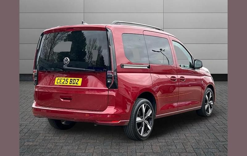 Used VW Caddy Life 122 HP (89 kW) 2025 Red MPV