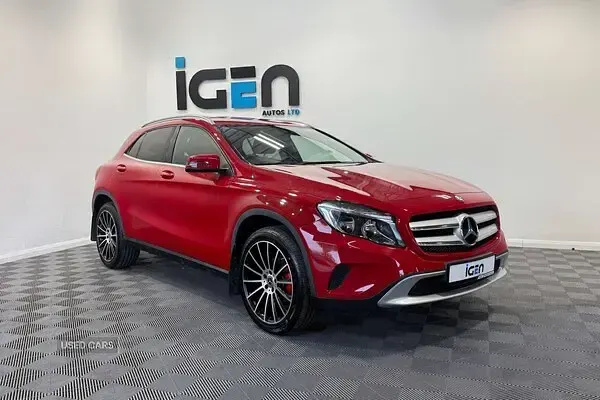 Used Mercedes GLA200 134 HP (98 kW) 2016 Red SUV