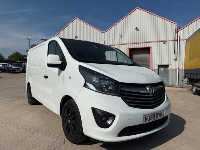 White Used 2018 Vauxhall Vivaro Edition Van | £9,594 (Fair price) - Image 1/4