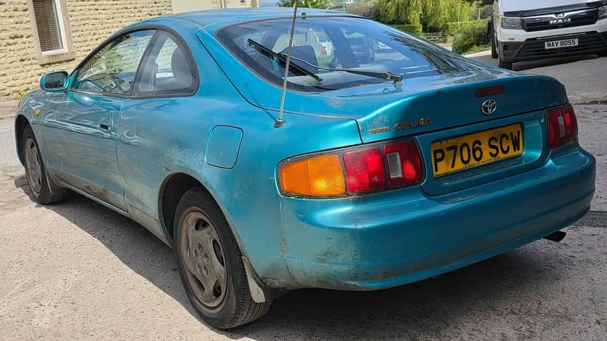 Usado Toyota Celica 116 CV (85 kW) 1996 Azul Utilitario