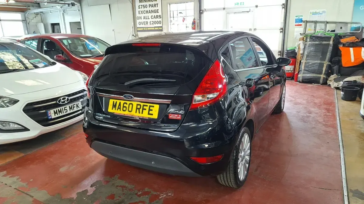 Usado Ford Fiesta Titanium 96 HP (70 kW) 2010 Preto Citadino