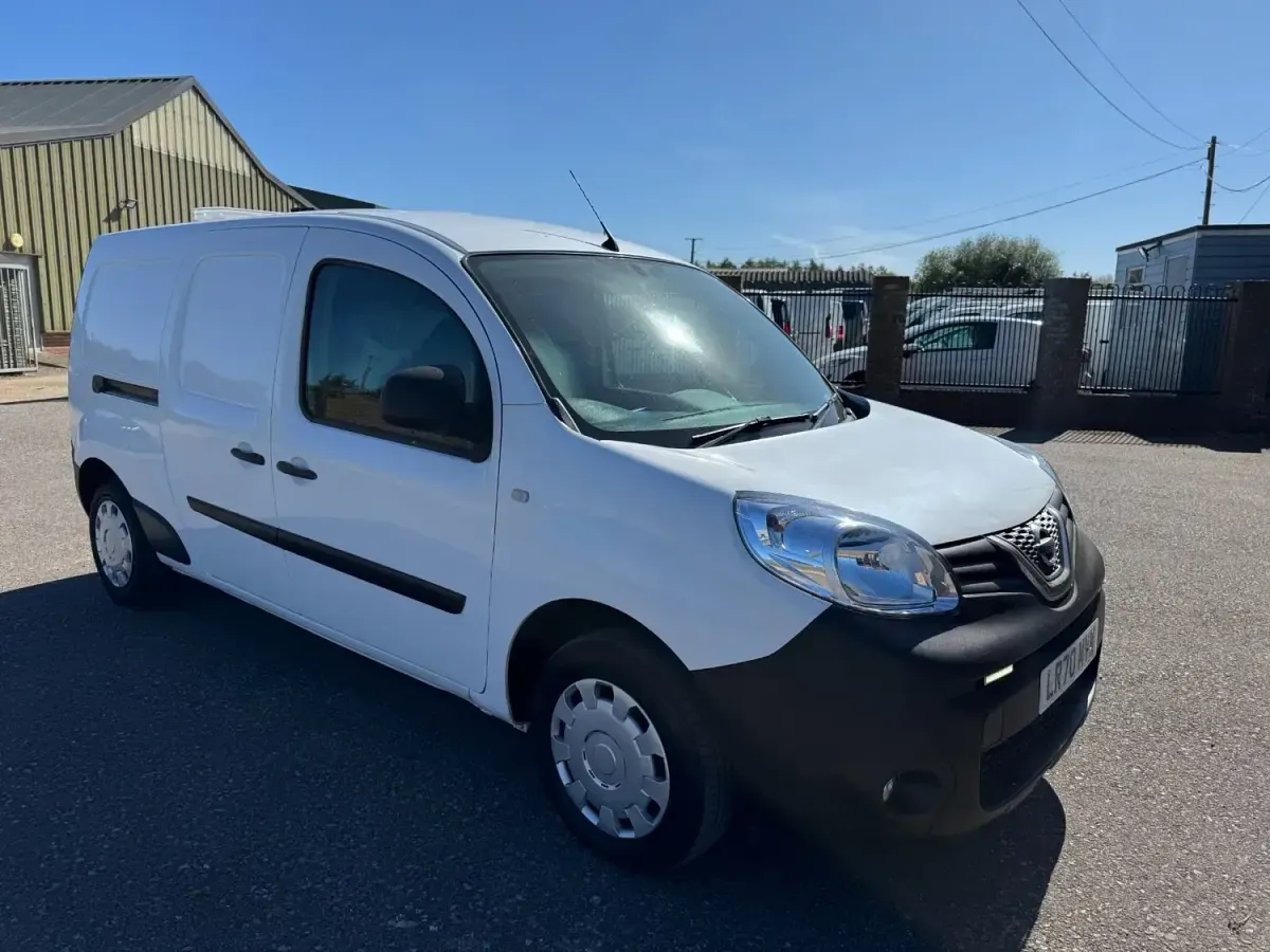Used Nissan NV250 Acenta 115 HP (84 kW) 2020 White Van