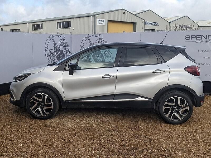 Used Renault Captur Dynamique 2018 Silver/black SUV