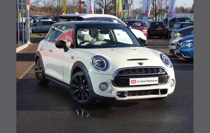 Used Mini Cooper S Exclusive 188 HP (138 kW) 2019 White Hatchback
