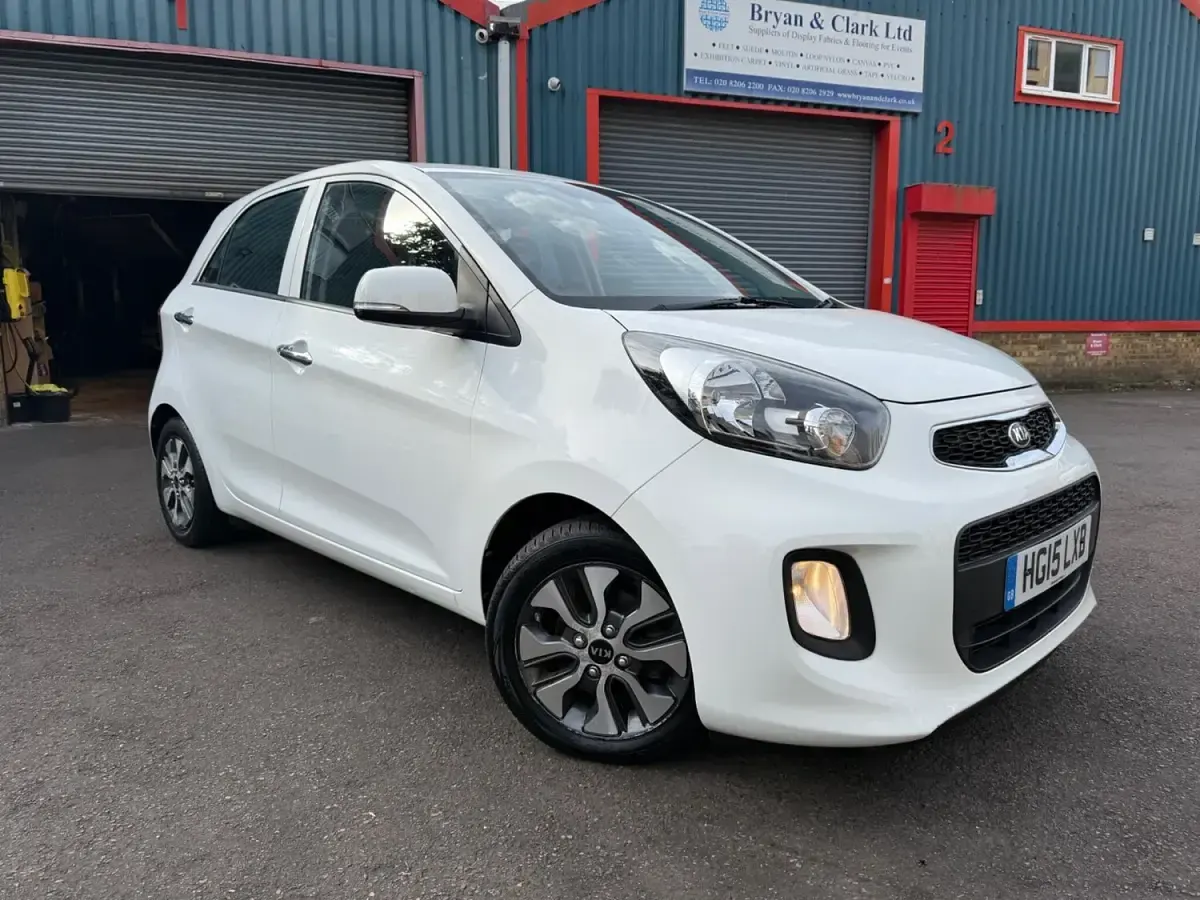 Used Kia Picanto 84 HP (61 kW) 2015 White Hatchback