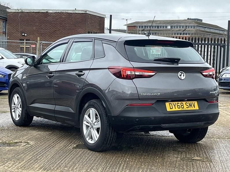 Used Vauxhall Grandland X 130 HP (95 kW) 2018 Grey SUV