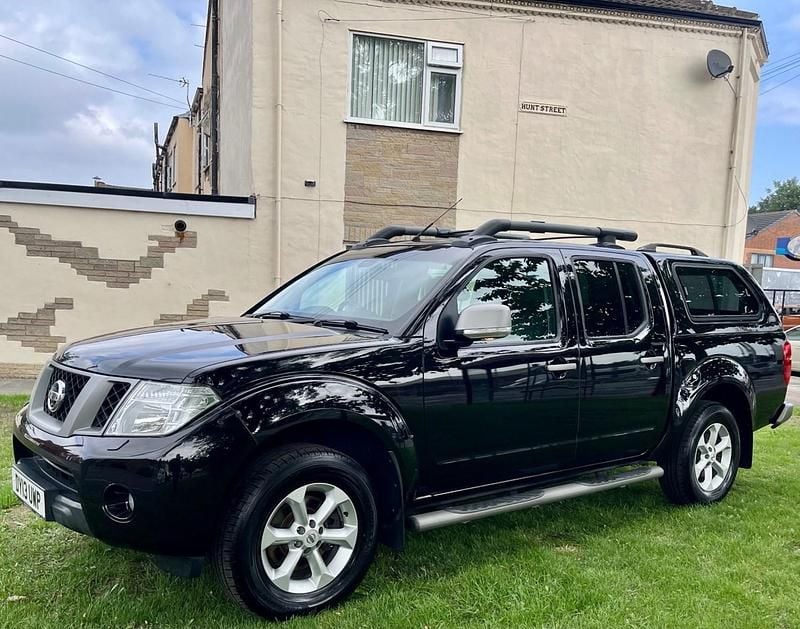 Black Used 2013 Nissan Navara Platinum Pickup | £6,950 (Good price) - Image 1/4