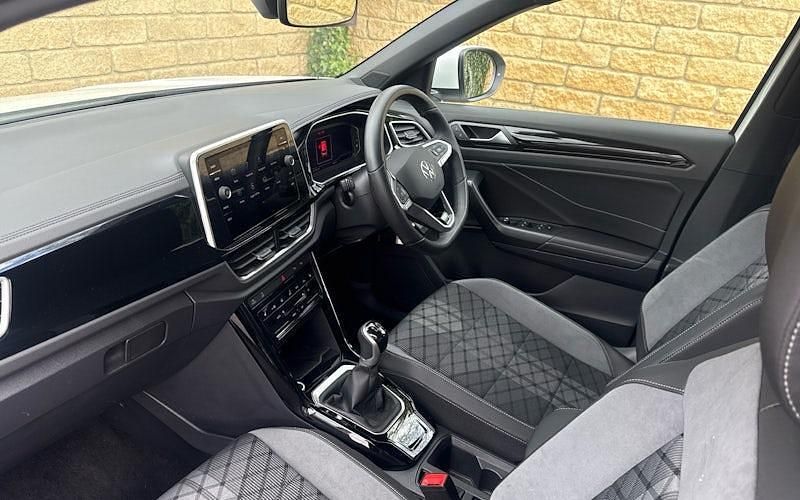 Usado VW T-Roc R-line 150 HP (110 kW) 2025 Branco SUV