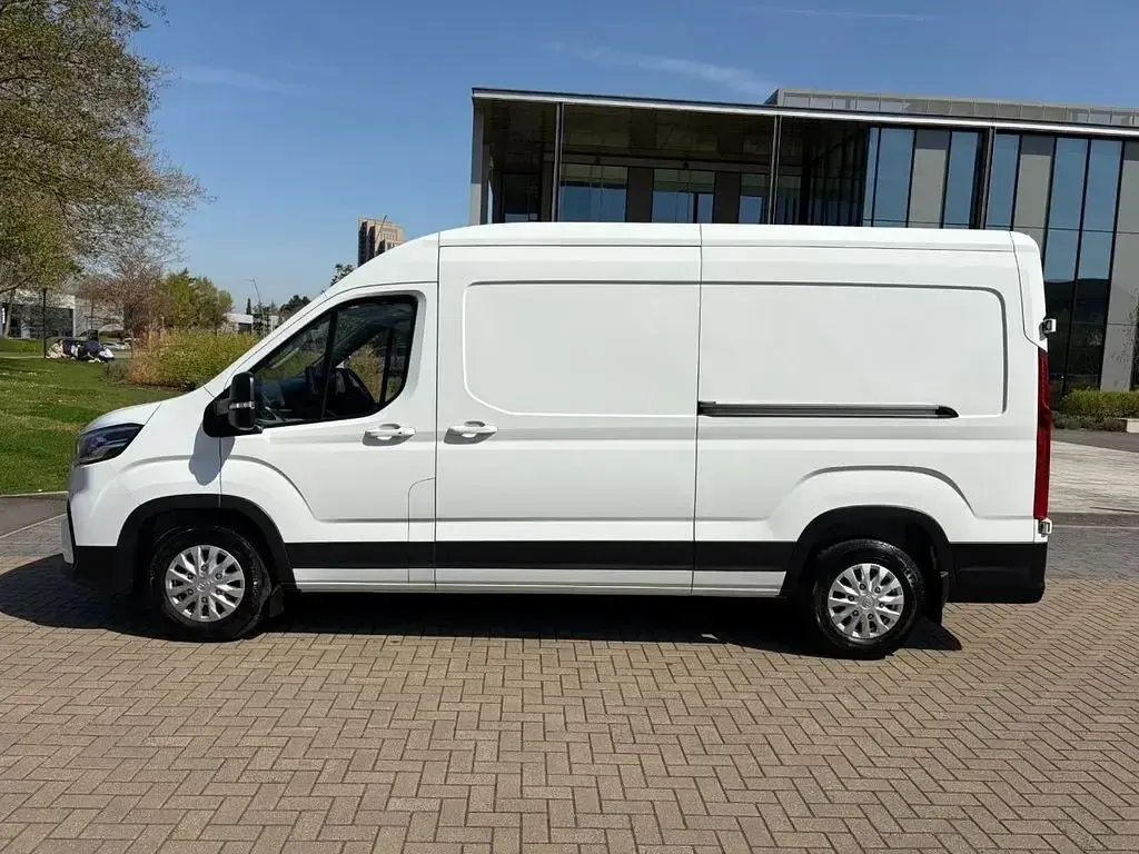 Begagnad Maxus V90 150 HK (110 kW) 2023 Vit Van