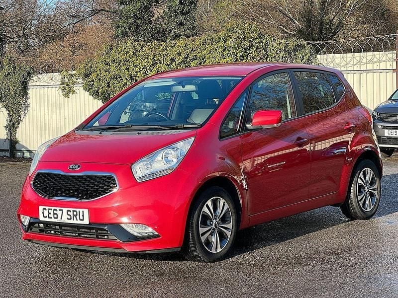 Used Kia Venga 123 HP (90 kW) 2017 Red Hatchback
