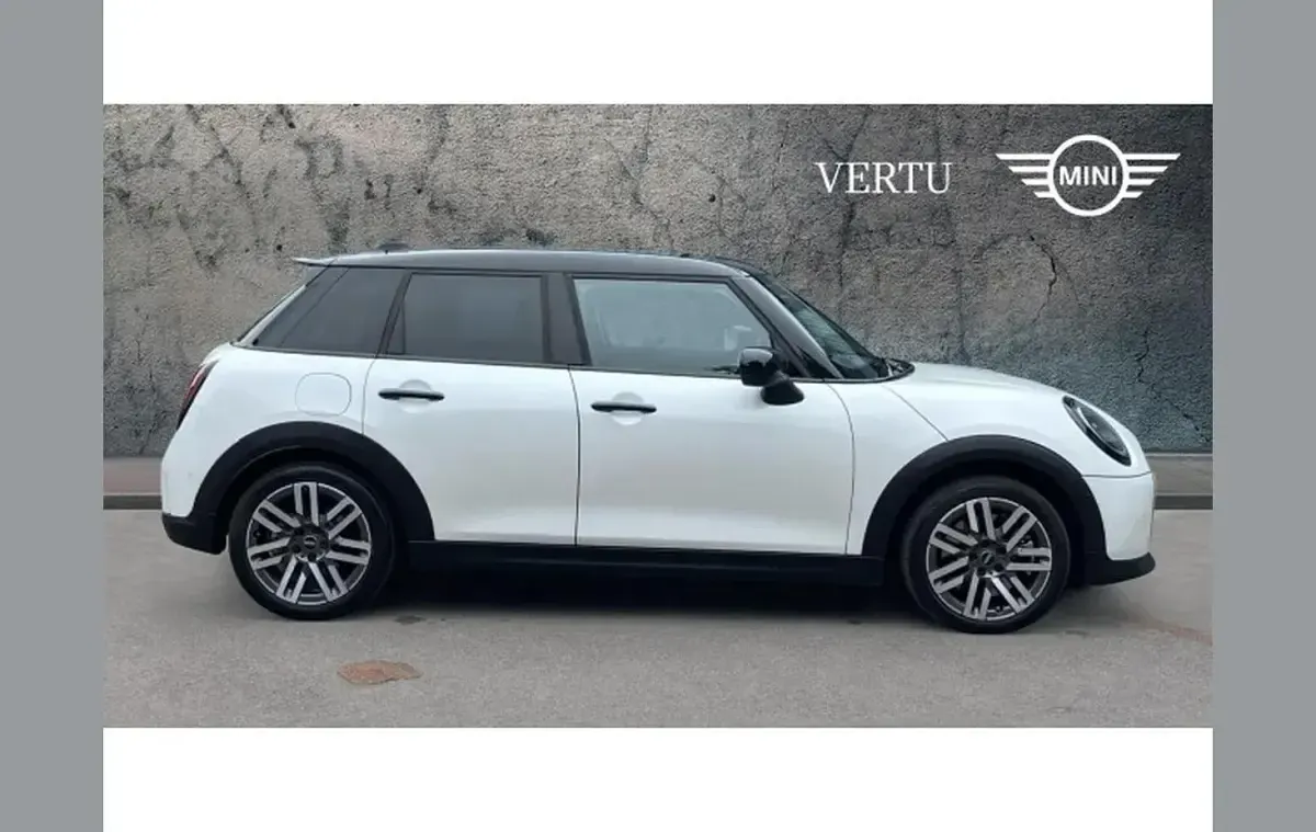 Used Mini Cooper Classic 147 kW (200 HP) 2025 White Hatchback
