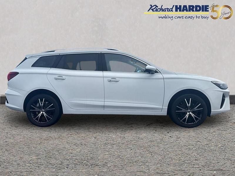 Used MG MG5 EV Trophy 113 kW (154 HP) 2023 White Estate