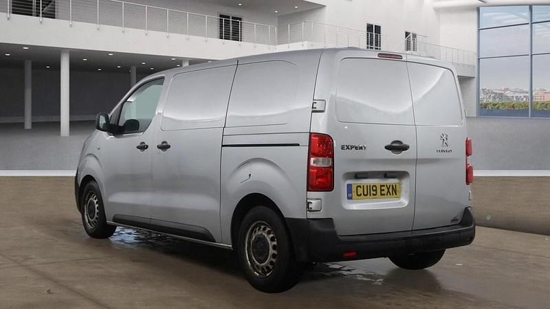 Used Peugeot Expert 2019 Silver Van