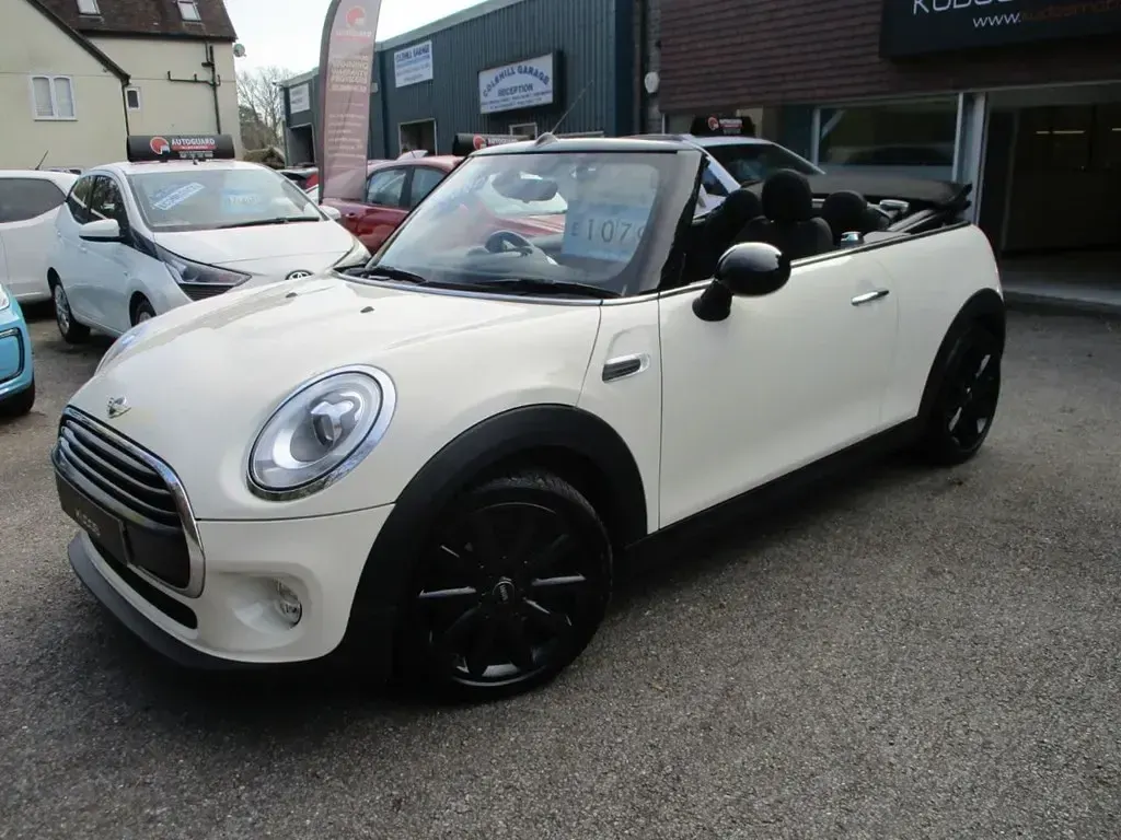 Używany Mini Cooper Cabriolet 136 KM (100 kW) 2017 Biały Kabriolet