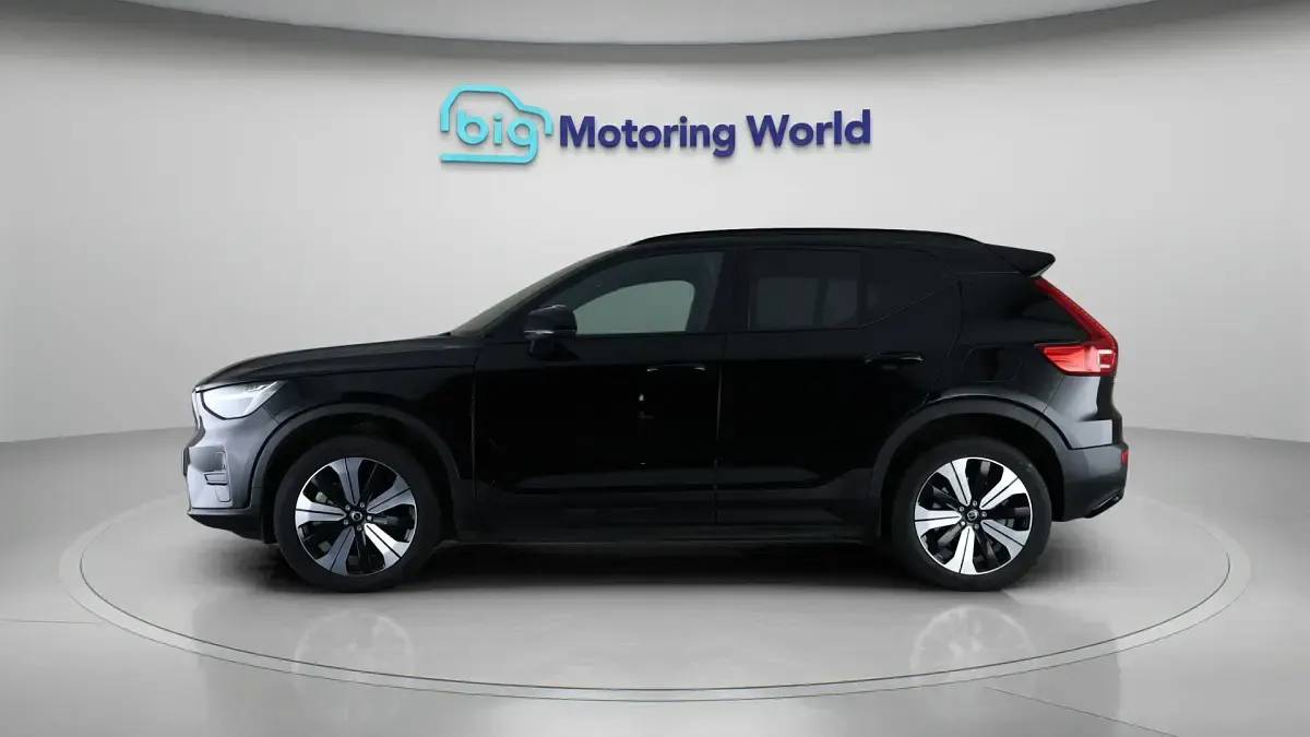 Used Volvo XC40 Core 300 kW (408 HP) 2022 Black SUV