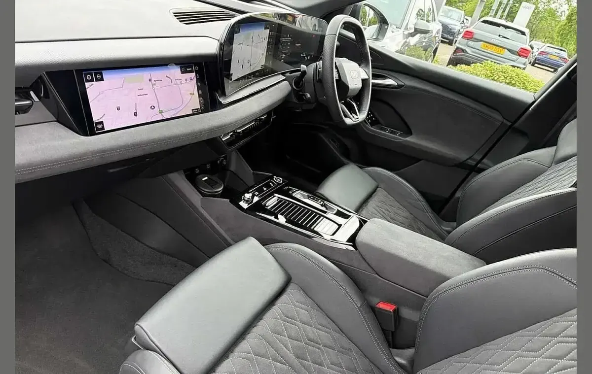 Used Audi Q6 e-tron Advanced 284 kW (387 HP) 2025 Black SUV