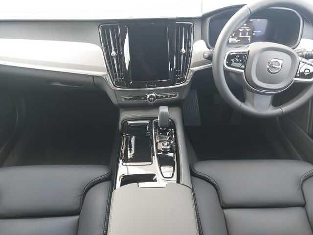 New Volvo V90 Plus 345 HP (253 kW) 2025 Estate