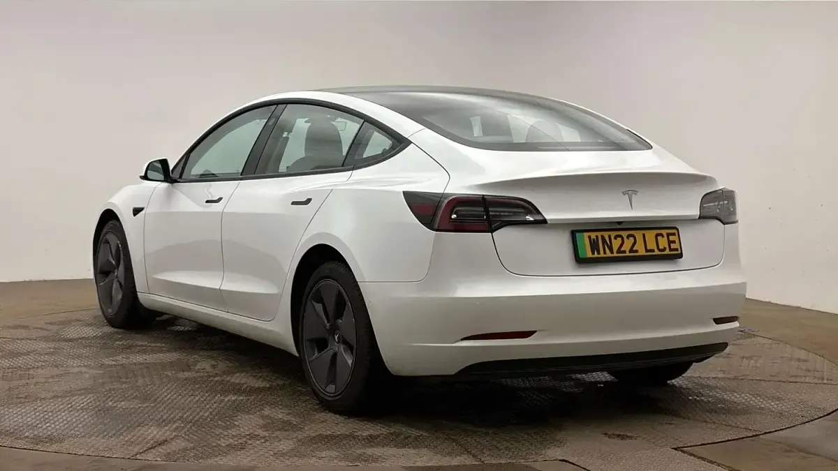Used Tesla Model 3 Standard Range 52 kW (72 HP) 2022 White Sedan