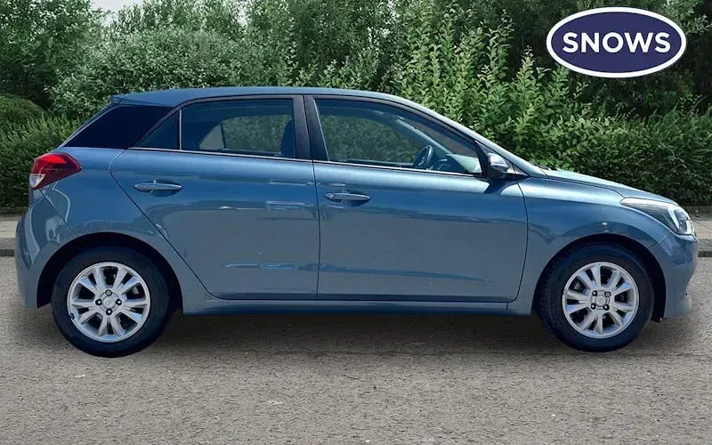 Käytetty Hyundai i20 SE 84 HP (61 kW) 2017 Sininen Viistoperä