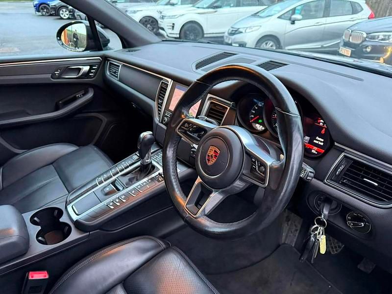 Usado Porsche Macan 2018 Preto SUV
