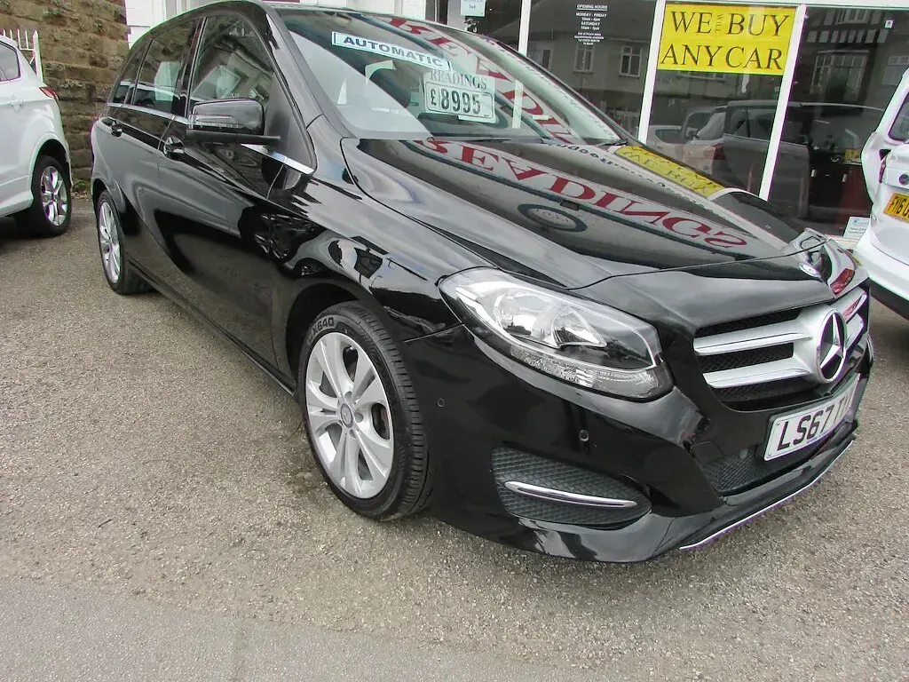 Used Mercedes 200 Executive 134 HP (98 kW) 2017 Black MPV