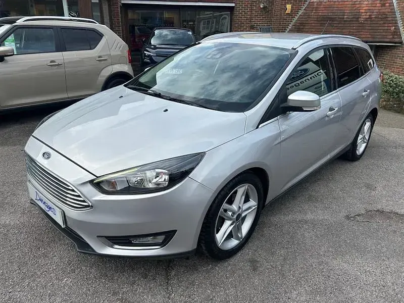 Used Ford Focus Titanium 120 HP (88 kW) 2017 Silver Estate