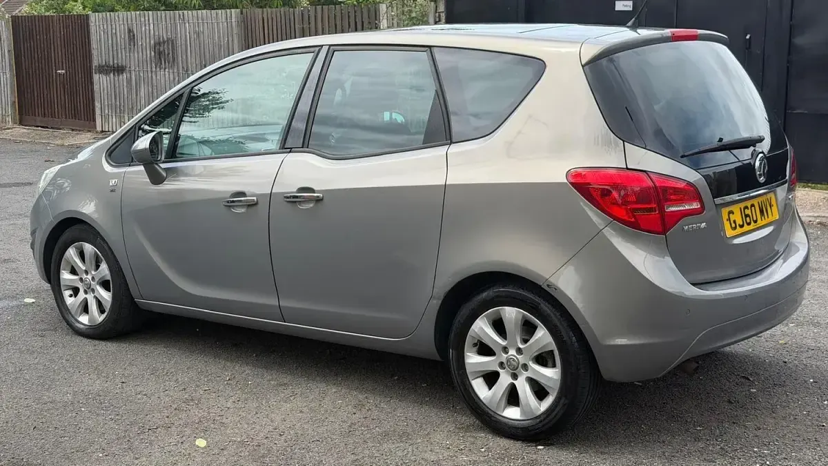 Used Vauxhall Meriva 100 HP (73 kW) 2010 Grey MPV