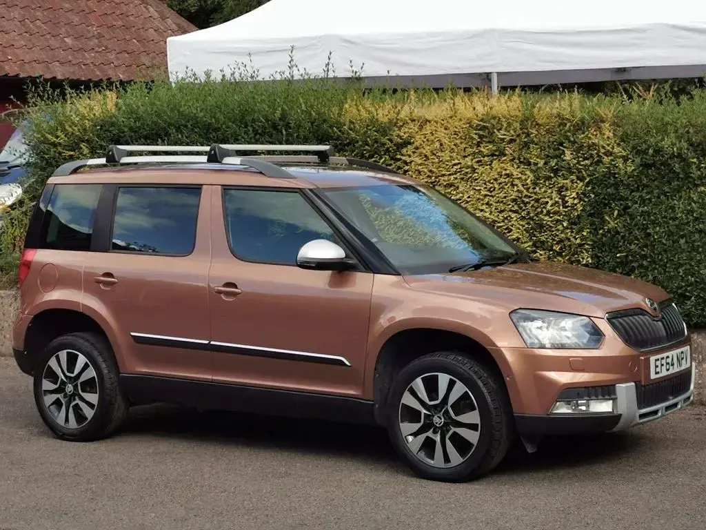 Used Skoda Yeti LAURIN & KLEMENT 140 HP (102 kW) 2015 Bronze SUV