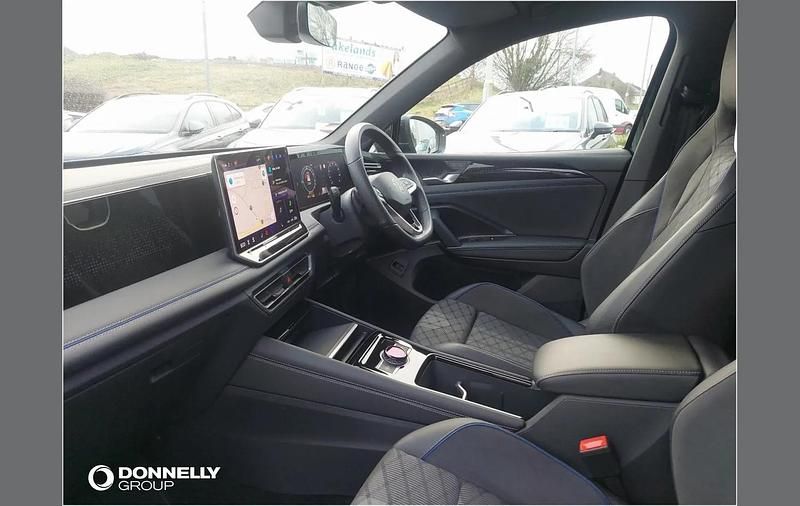 Used VW Tiguan R-line 267 HP (196 kW) 2025 Black SUV