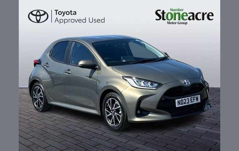 Bronze Used 2023 Toyota Yaris Hybrid Design Hatchback | £18,500 (Fair price) - Image 1/4