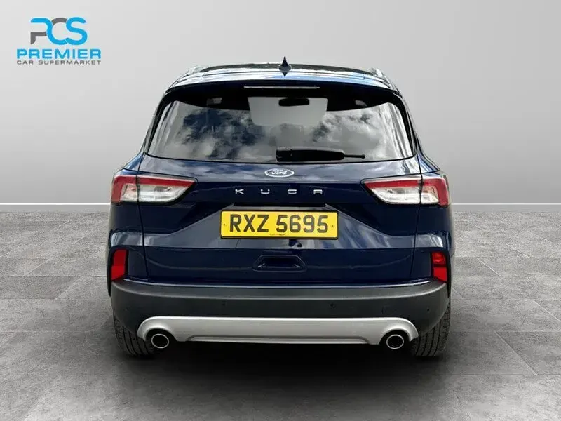 Used Ford Kuga Zetec 150 HP (110 kW) 2022 Blazer blue (standard paint) SUV