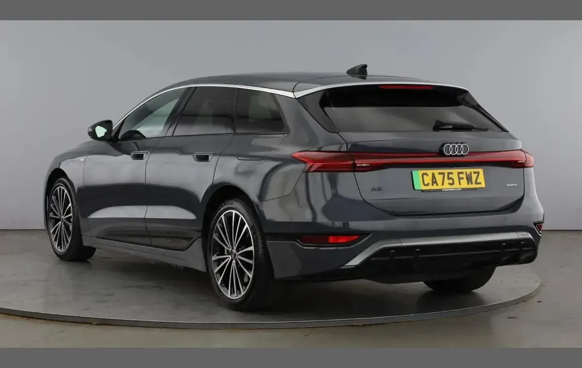Nouă Audi e-tron S-Line 310 kW (422 CP) 2025 Gri SUV