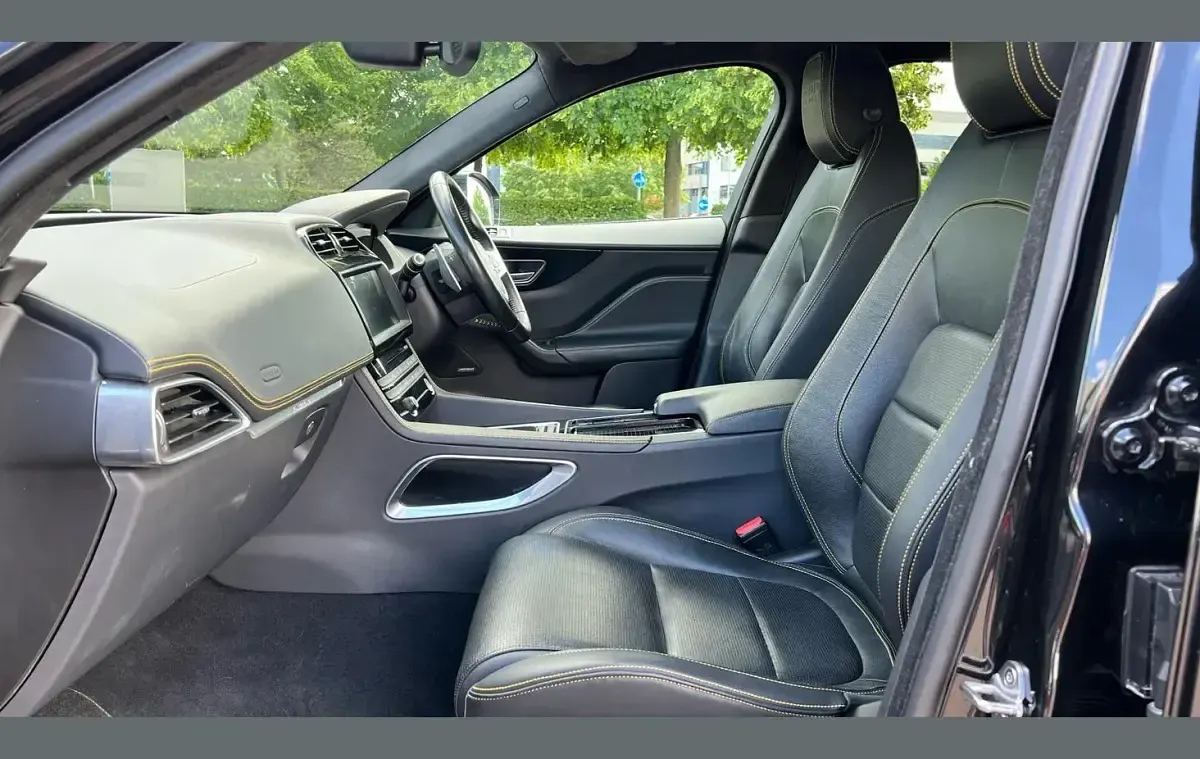 Used Jaguar F-Pace 296 HP (217 kW) 2020 Black SUV