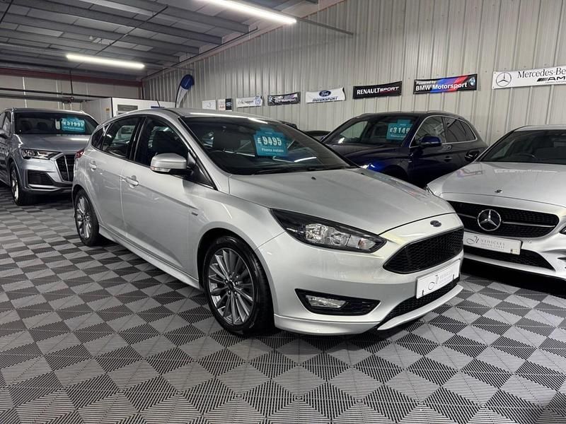 Used Ford Focus ST-Line 140 HP (102 kW) 2018 Silver Hatchback