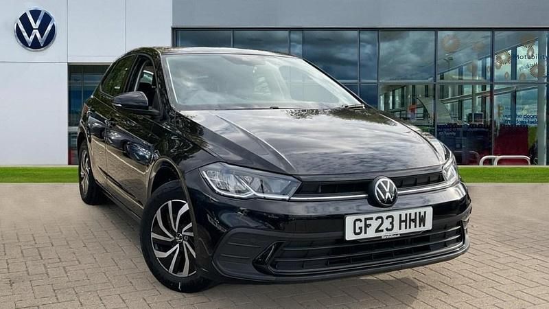 Deep black pearlescent Used 2023 VW Polo Life Hatchback | £16,345 (Fair price) - Image 1/4