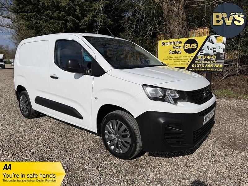 Begagnad Peugeot Partner 110 HK (80 kW) 2020 Vit Minibuss