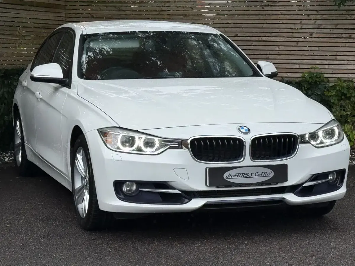 Used BMW 320 Sport Line 184 HP (135 kW) 2015 White Sedan
