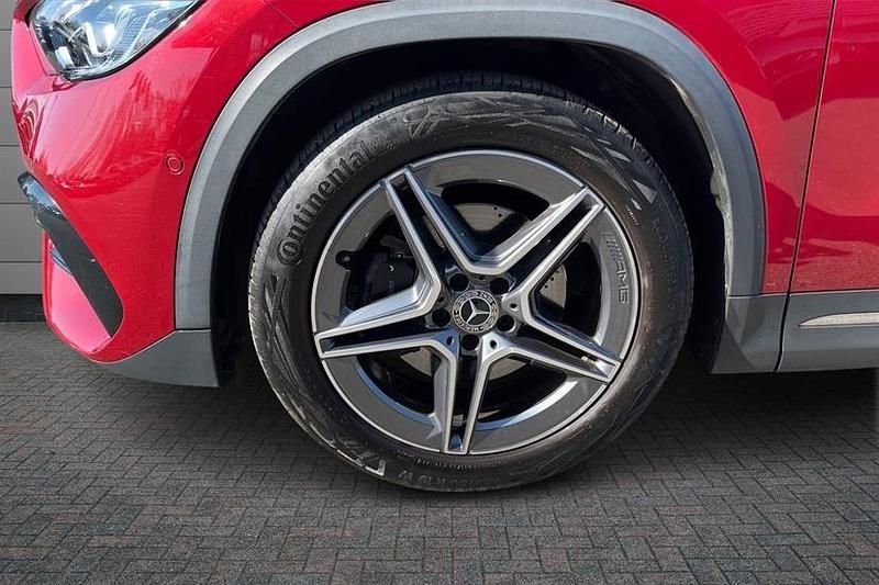Used Mercedes GLA200 Executive 163 HP (119 kW) 2021 Patagonia red SUV