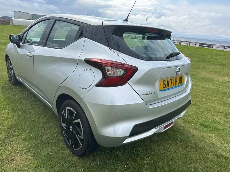 Usado Nissan Micra Acenta 92 HP (67 kW) 2021 Prateado Citadino