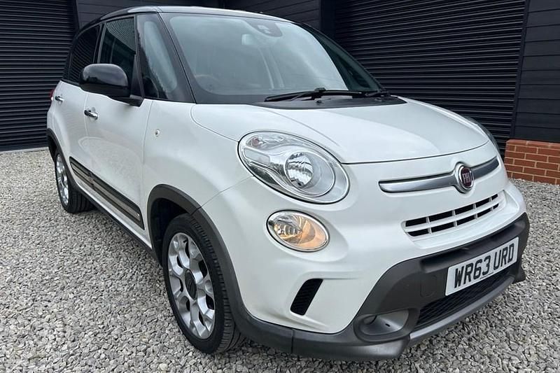 White/black Used 2013 Fiat 500L Trekking MPV | £3,795 (Fair price) - Image 1/1