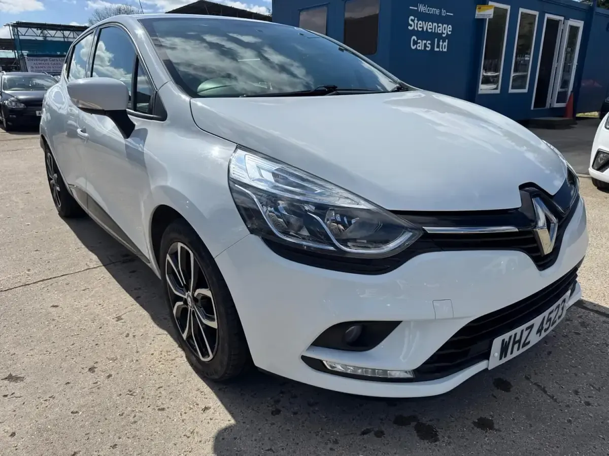 Used Renault Clio Play 2018 White Hatchback