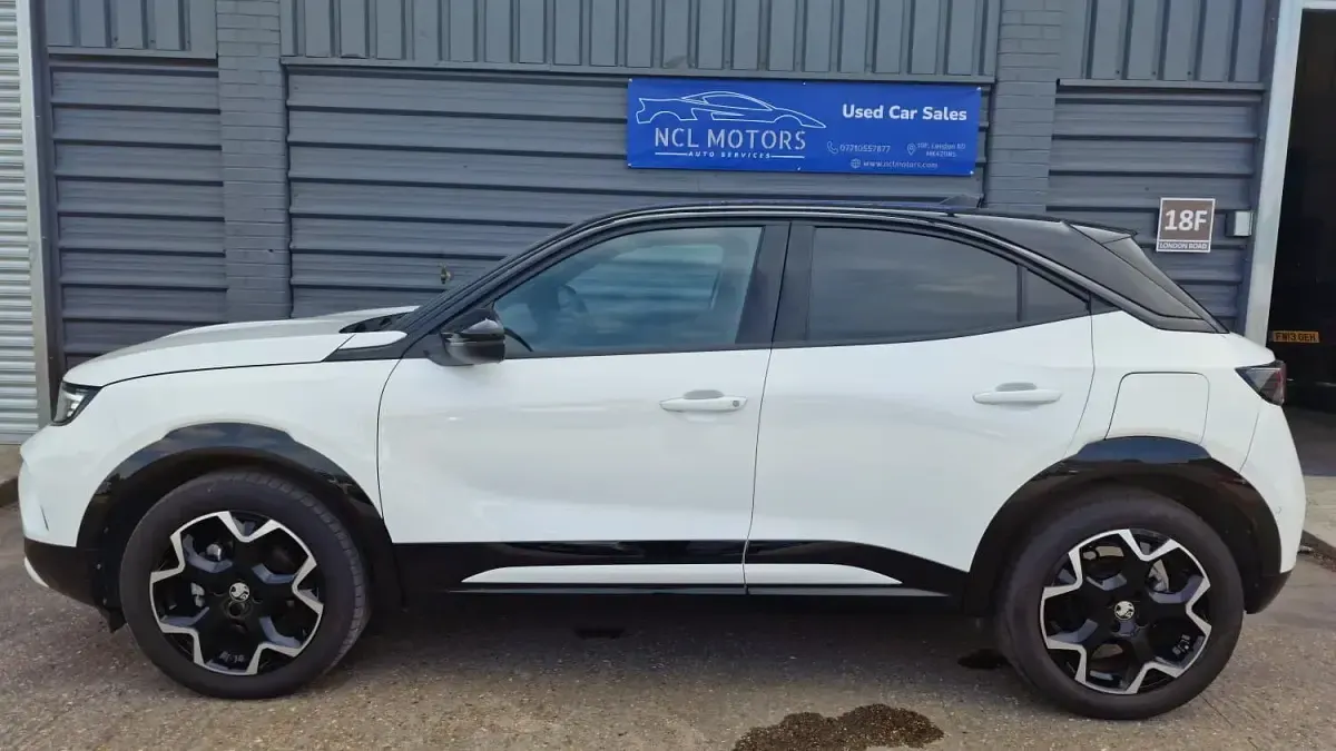 Used Vauxhall Mokka 136 HP (100 kW) 2025 White SUV