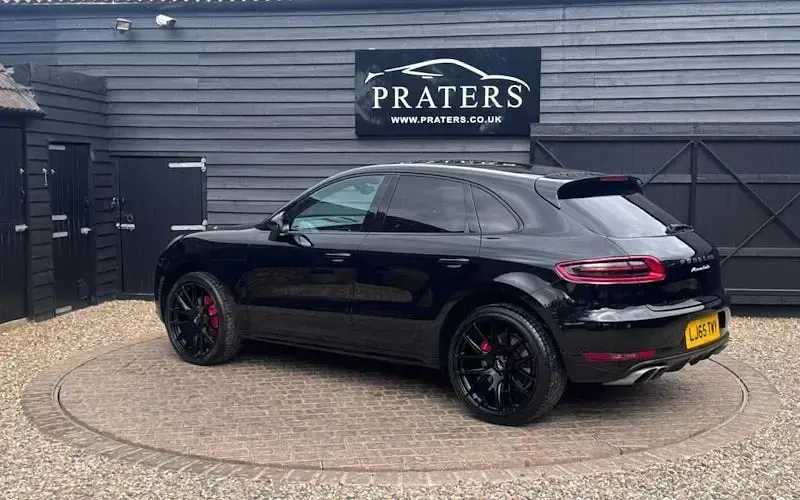 Used Porsche Macan Turbo 400 HP (294 kW) 2017 SUV