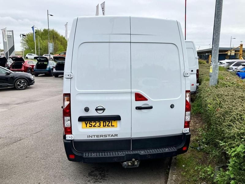 Used Nissan Interstar Tekna 135 HP (99 kW) 2023 White Van