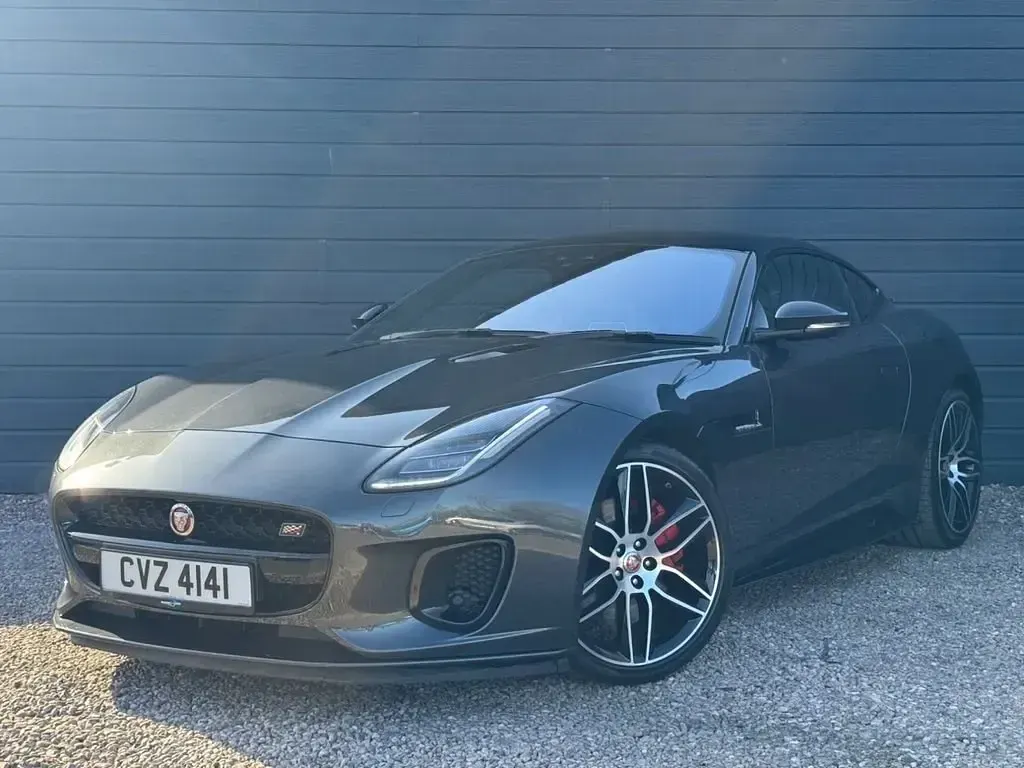 Usado Jaguar F-Type Chequered Flag 300 HP (220 kW) 2019 Cinzento Coupé