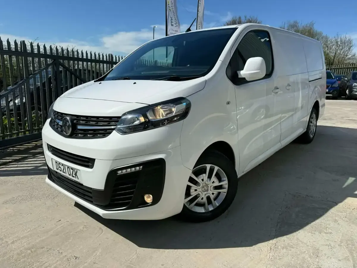 Gebraucht Vauxhall Vivaro Sportive 100 PS (73 kW) 2021 Weiß Van / Kleinbus