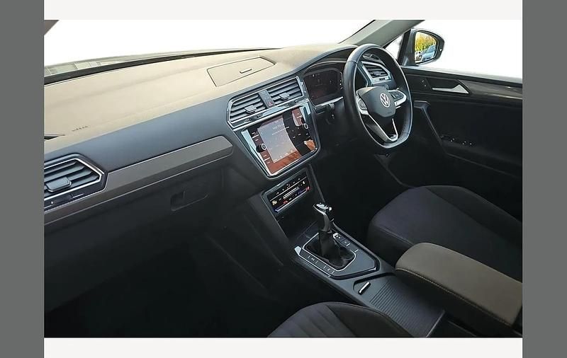 Used VW Tiguan Allspace Life 150 HP (110 kW) 2021 Grey SUV