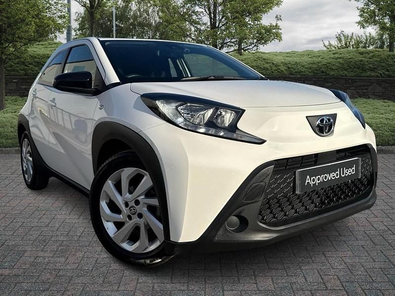 White Used 2023 Toyota Aygo PURE Hatchback | £12,961 (Fair price) - Image 1/4