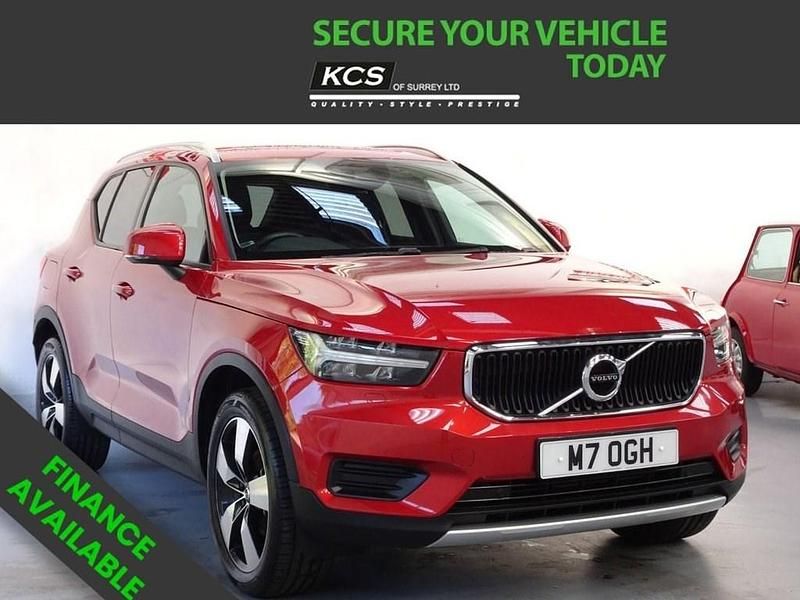 Used Volvo XC40 Momentum 163 HP (119 kW) 2019 Red SUV