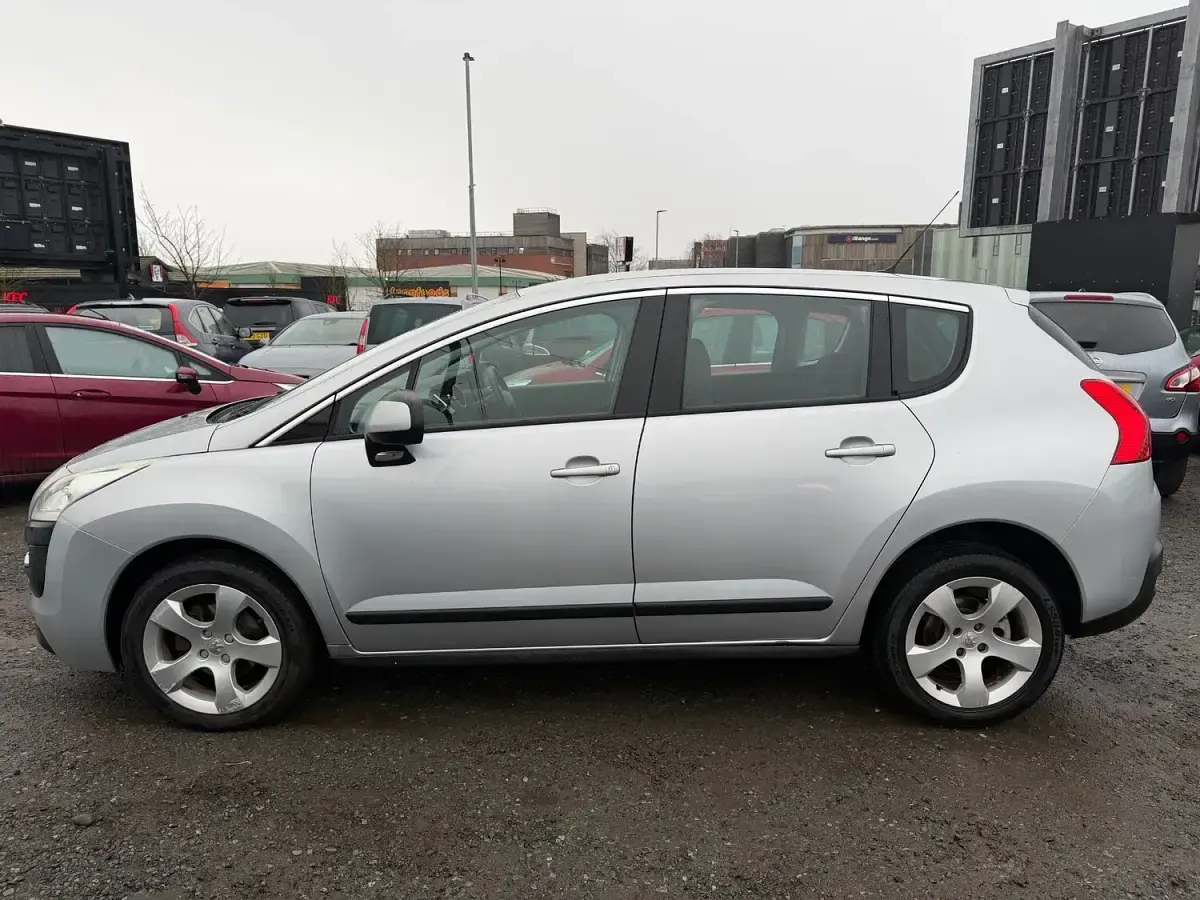 Used Peugeot 3008 Active 112 HP (82 kW) 2012 Silver Estate